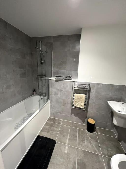 Luxurious City View Apartment In Salford Manchester Ngoại thất bức ảnh