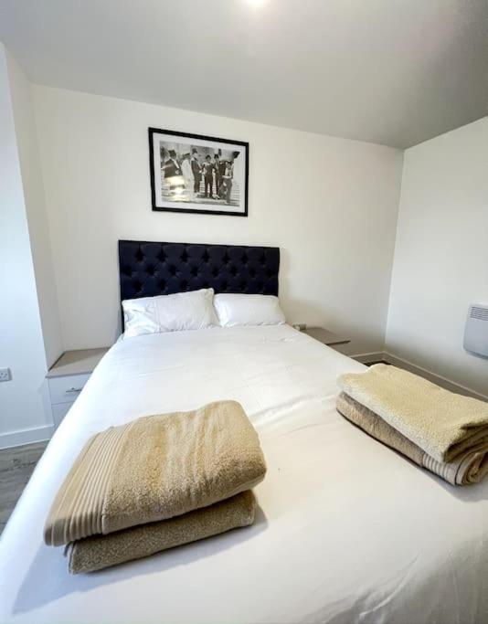 Luxurious City View Apartment In Salford Manchester Ngoại thất bức ảnh